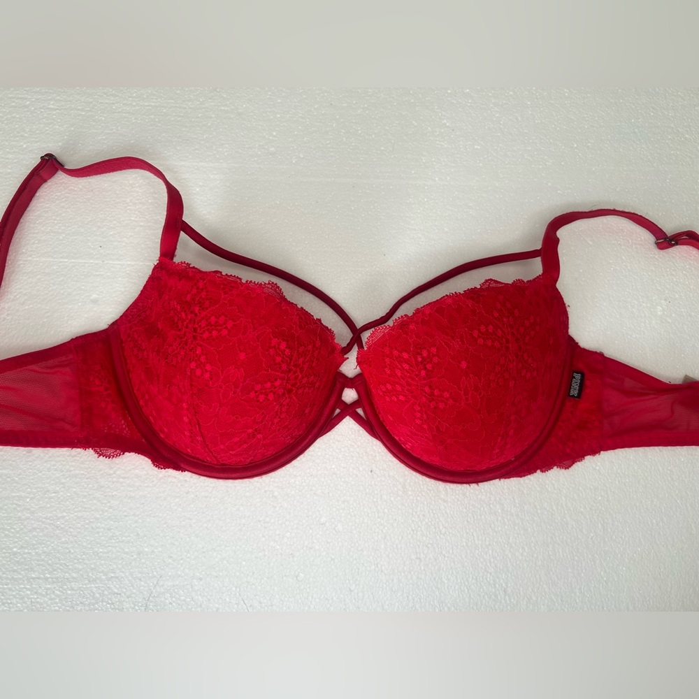 PINK Victoria's Secret Vibrant Red Lace Bra
